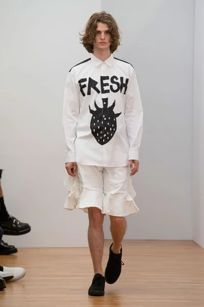 Look 19
